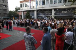 mića orlović spomenik mondo stefan stojanović (2).jpg