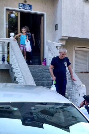 Beba bačena u kontejner u Žarkovu - našao je komšija