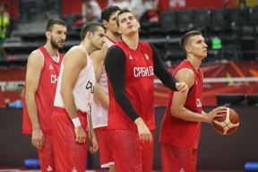 Srbija pobedila Holandiju, Nikolu Jokića jurili za fotografije u Beogradskoj areni