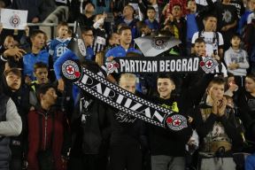 Partizan - Alkmar fotografije dece