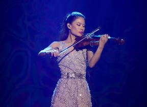 Vanesa Mej atraktivna violinistkinja nastupila u Sava Centru FOTOGRAFIJE