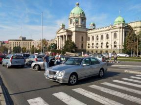 Protest taksista - utorak 15. oktobar - blokada Slavije - prohodan autoput i mostovi