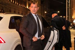 Lane Jovanović i Miloš Krasić pokvario im se automobil kod Ušća svečanost 100 godina FSS