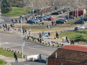 Korona virus Beograd Vidikovačka pijaca puna ljudi