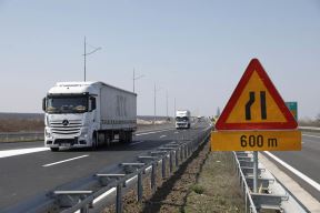 Vanredno stanje - Srbija - Kamioni u tranzitu od danas bez policijske pratnje