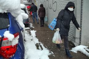 Radno vreme prodavnica: Manje gužve i redovi ispred prodavnica i apoteka FOTO