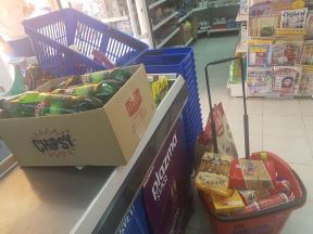 Korona virus u Srbiji humanost u vanrednom stanju pekara i market Simić Topola