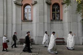 Uskrs 2020: Vaskršnja liturgija u crkvama bez prisustva vernika FOTOGRAFIJE