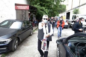 Zvezde Granda Bosanac sa maskom na snimanju