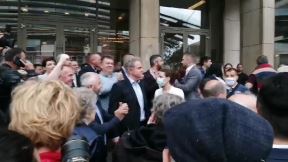 IZBORI 2020: Aleksandar Vučić čekao u redu, Sergej glasao u dresu?! FOTOGRAFIJE