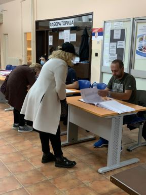 Izbori 2020 sto evra od države Nada Topčagić traži da ih vrate svi koji nisu glasali