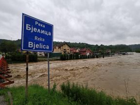 Poplava u Kosjeriću pod vodom kuće i vrtić