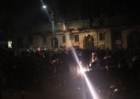 Protesti-saslušan taksista-napad na policiju