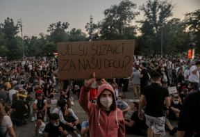 Stefanović o protestu i bačenom suzavcu