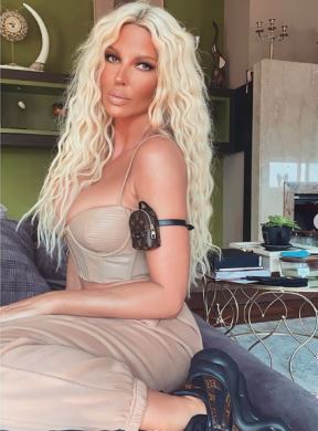 Jelena Karleuša mali ranac na ruci novi modni detalj Instagram foto