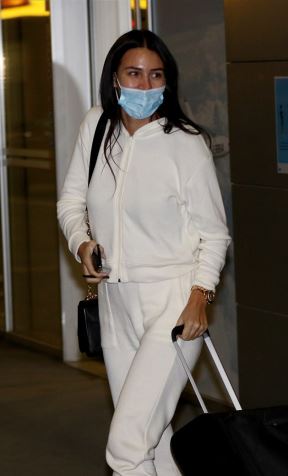 Svetlana Ceca Ražnatović i Anastasija aerodrom Rim romska svadba patike fotografije