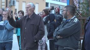 Guča trubačka budilica Lučani trubači na ulicama fotografije