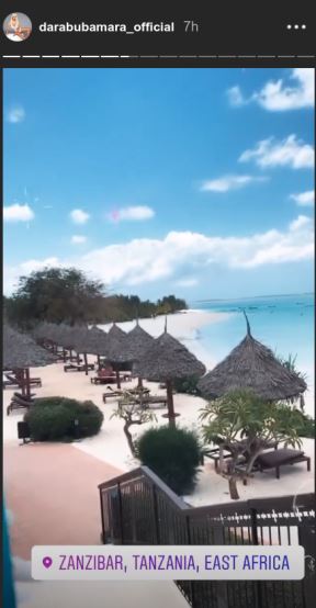 dara bubamara u kupacem na bazenu silikoni zanzibar instagram foto