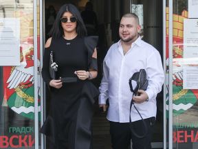 Slađa Trajković u emisiji u bikiniju