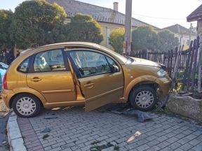 cacak saobracajna nesreca auto udario ogradu 