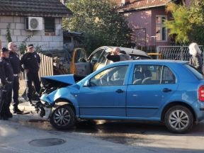 cacak saobracajna nesreca auto udario ogradu 