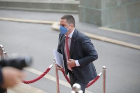 vlada srbije skupština poslanici ana brnabić ivica dačić milija miletić opanci fotografije