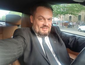 sasa matejic estradni menadzer korona virus hospitalizovan prikljucen na kiseonik foto
