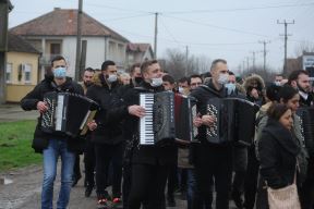 darko lazic otac preminuo sahrana foto