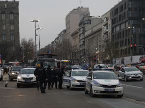 skupstina incident automobilom probio ogradu uhapsen vozac