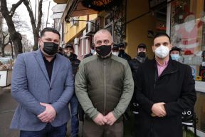 cargo batler doniranje hrane obroka medicinarima
