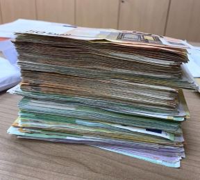 kelebija carinici carina krijumcarenje granica granicni prelaz kamion pare novac trenerka