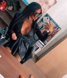 tijana ajfon toples instagram foto