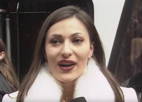 svetlana ceca raznatovic muzej savremene umetnosti slika pevacice s koncerta protiv bombardovanja 