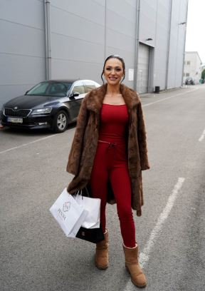 ljupka stevic grudi dekolte gola bez brushaltera fotografije