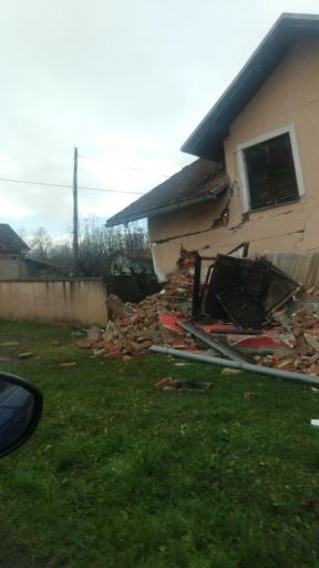zemljotres hrvatska petrinja srbija srbi humanitarna pomoc prevoz foto