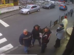 beograd miljakovac saobracajna nesreca zena automobil pokosila pesake video snimak