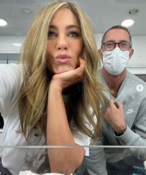 dzenifer aniston promena frizura selfi instagram