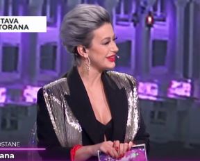 dusica jakovljevic dekolte silikoni grudi zadruga promena
