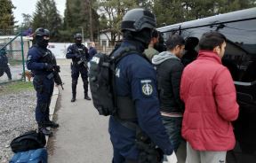 migranti akcija policije beograd mup prihvatni centri video