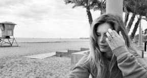 lena paraminski budva na pjenu od mora senke nad balkanom