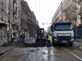 guzve u saobracaju ulica kralja milana pukla vodovodna cev autobus propao