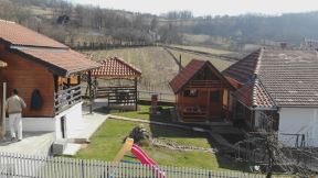 selo seoski turizam seoska teretana branje malina