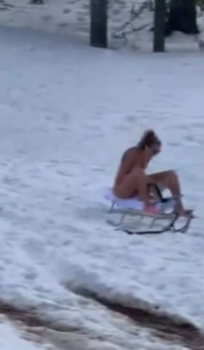 ljupka stevic iva grguric sankanje u kupaćim kostimima divcibare video