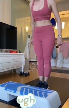 milica todorovic pevacica treniranje seksi izgled
