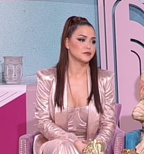 aleksandra mladenovic decko je koristio trazio skupe poklone