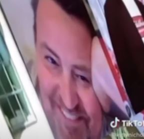 prijatelji glumac metju peri muvao tinejdzerku