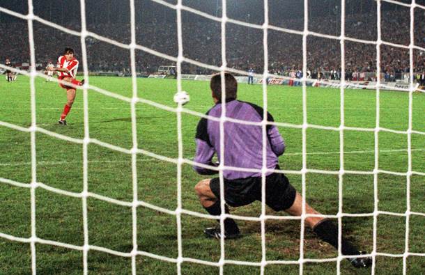 Plate fudbalera Partizana i Zvezde nekada