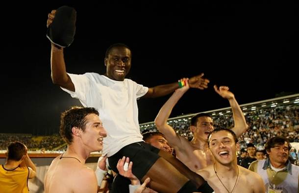 Plate fudbalera Partizana i Zvezde nekada