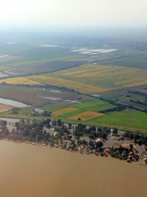 srbija hrvatska zemljotres potres poplave prirodne nepogode pomoc donacije novac spasioci 