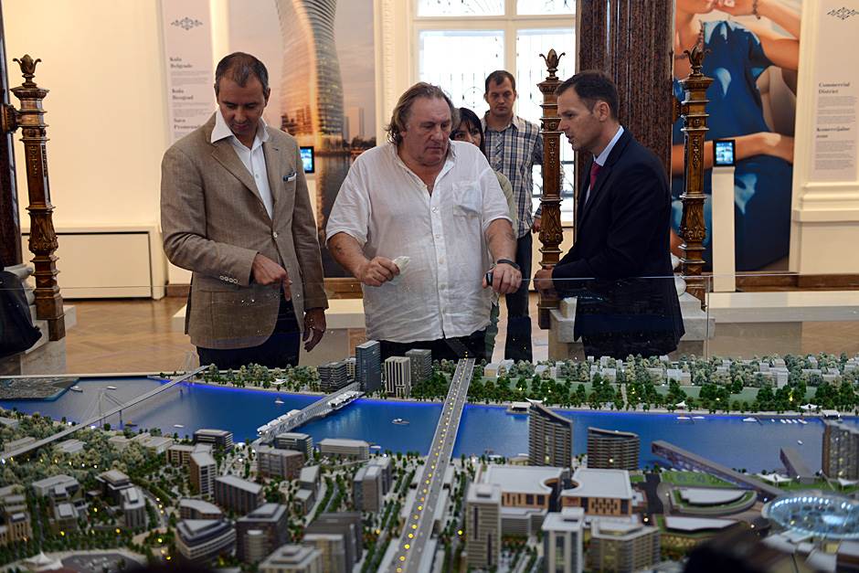 Žerara Depardjea 13 žena optužilo za polno uznemiravanje